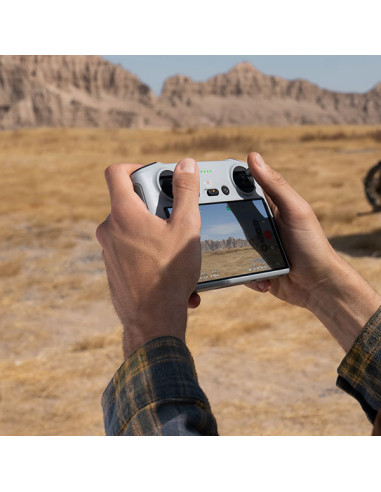 DJI Mavic 3 Pro Fly More Combo  ( DJI RC